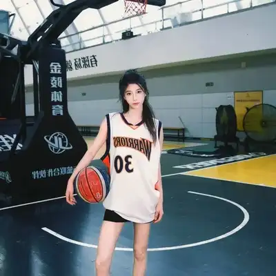 程彤